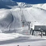 Le piste dell’Aremogna a Roccaraso aperte da oggi, con gli impianti in funzione grazie all’innevamento programmato e alle temperature favorevoli. L’avvio anticipato segna l’inizio della stagione sciistica in Abruzzo