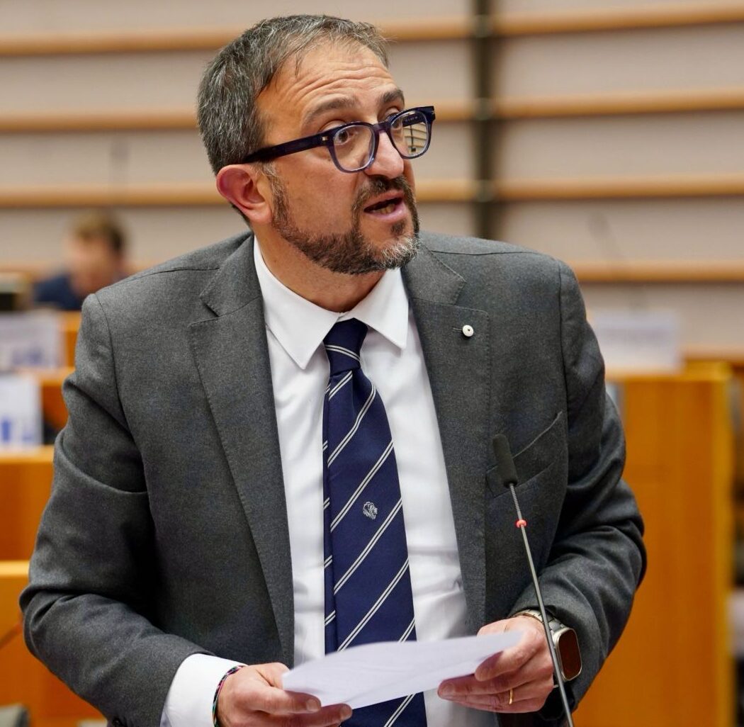 Il sindaco dell’Aquila Pierluigi Biondi