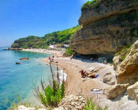 la spiaggia di ripari di giobbe tra le zone in cui h20 denuncia che è prevista cementificazione selvaggia