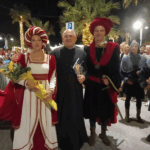 Nel centro storico la XXII edizione della rievocazione medievale: corteo con 400 figuranti, contrade in gara e gran finale con “l’Incendio della Torre”