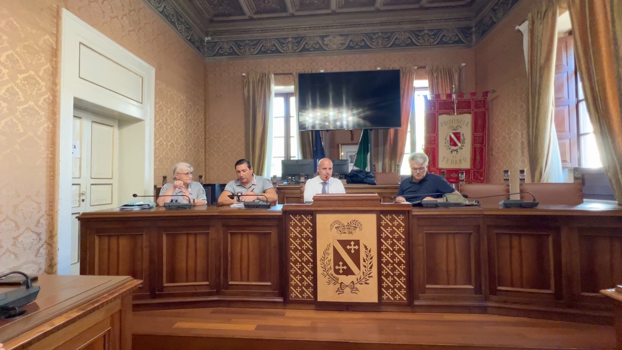 Dopo la richiesta della Regione Abruzzo, l’ente accelera per creare gruppi permanenti di intervento; presenti anche il consigliere regionale Dino Pepe e la Polizia Provinciale