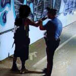 I carabinieri hanno fermato uno di loro che nello zaino aveva quattro bombolette spray, messe poi sotto sequestro