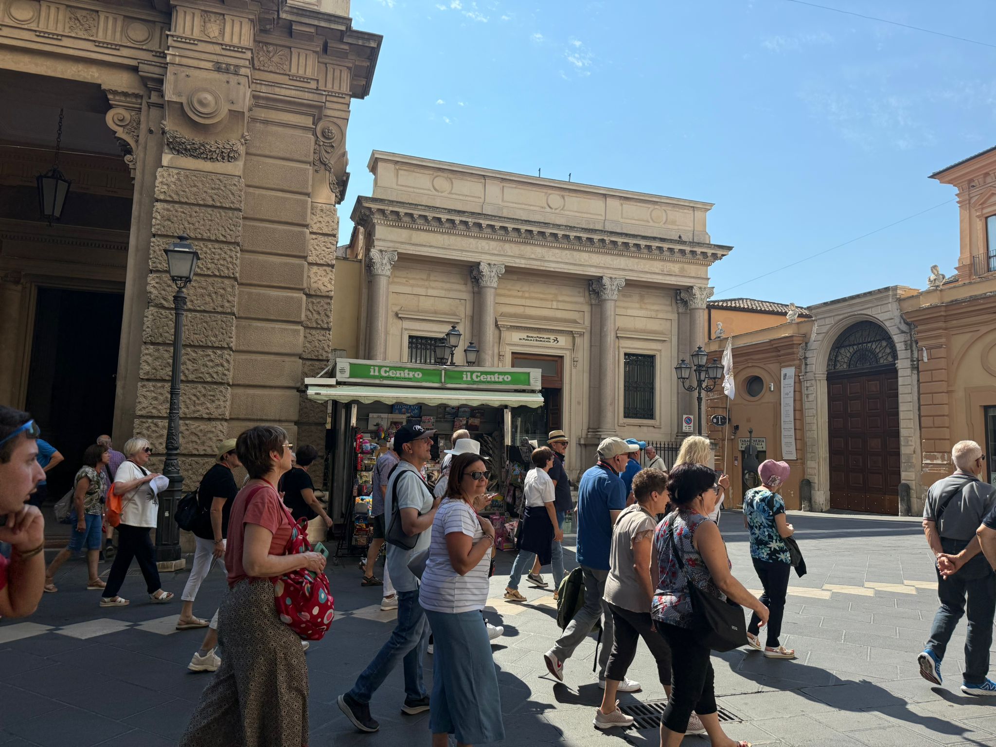 LA CITTà DI CHIETI PRESA D'ASSALTO DAI TURISTI PER FERRAGOSTO