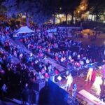 Il pubblico assiepato davanti al palco della Villa Comunale durante una delle passate edizioni di Sulle Tracce del Drago