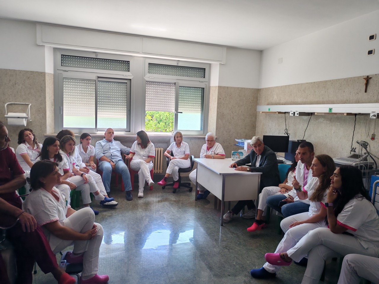 La direzione strategica ha incontrato i sanitari per rassicurare sul futuro dei reparti