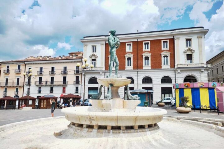 Il Comune dell’Aquila acquista un macchinario di ultima generazione per la pulizia dei percorsi urbani