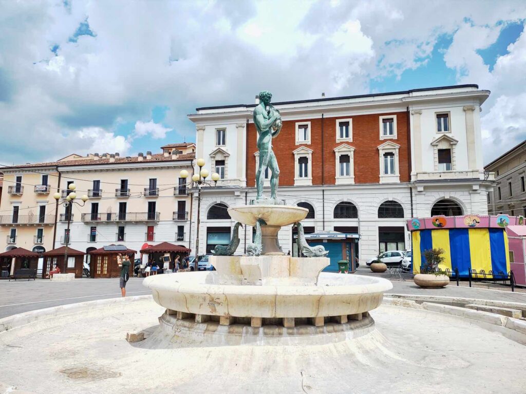 Il Comune dell’Aquila acquista un macchinario di ultima generazione per la pulizia dei percorsi urbani