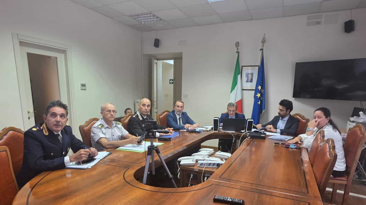RIUNIONE IN prefettura per coordinare gli interventi di disinnesco di una bomba a Miglianico