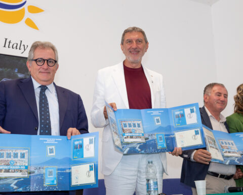 Il Presidente della Regione Abruzzo Marco Marsilio insieme all’assessore al turismo Daniele D’Amario, ha tracciato il bilancio della presenza del Napoli calcio a Castel di Sangro