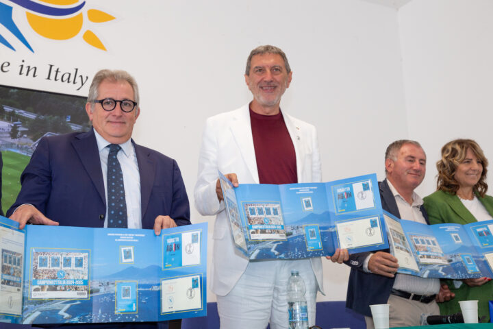 Il Presidente della Regione Abruzzo Marco Marsilio insieme all’assessore al turismo Daniele D’Amario, ha tracciato il bilancio della presenza del Napoli calcio a Castel di Sangro