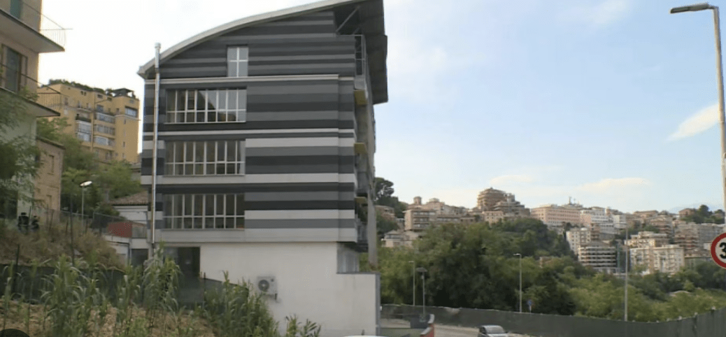 lo studentato di chieti, di proprietà dell'Agter, al centro della polemica