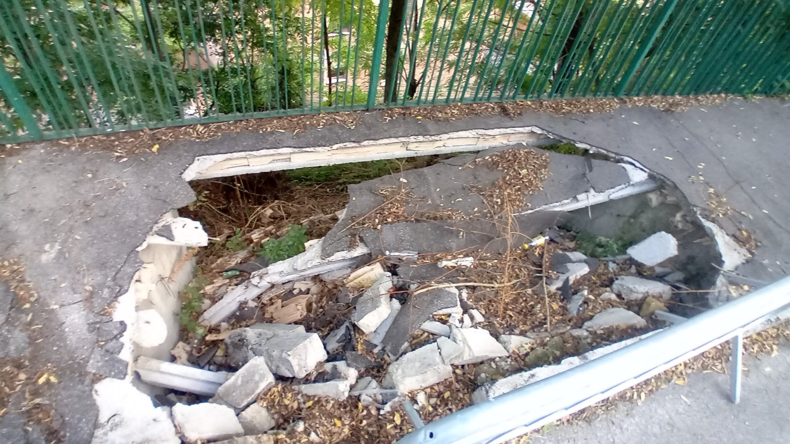 il cantiere fermo di via ricci denunciato dalla Lega di Chieti