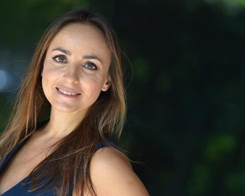 Camila Raznovich, conduttrice di “Kilimangiaro on the road”, protagonista della nuova stagione del programma di Rai3. Nelle prime due puntate guiderà i telespettatori alla scoperta dell’Abruzzo.