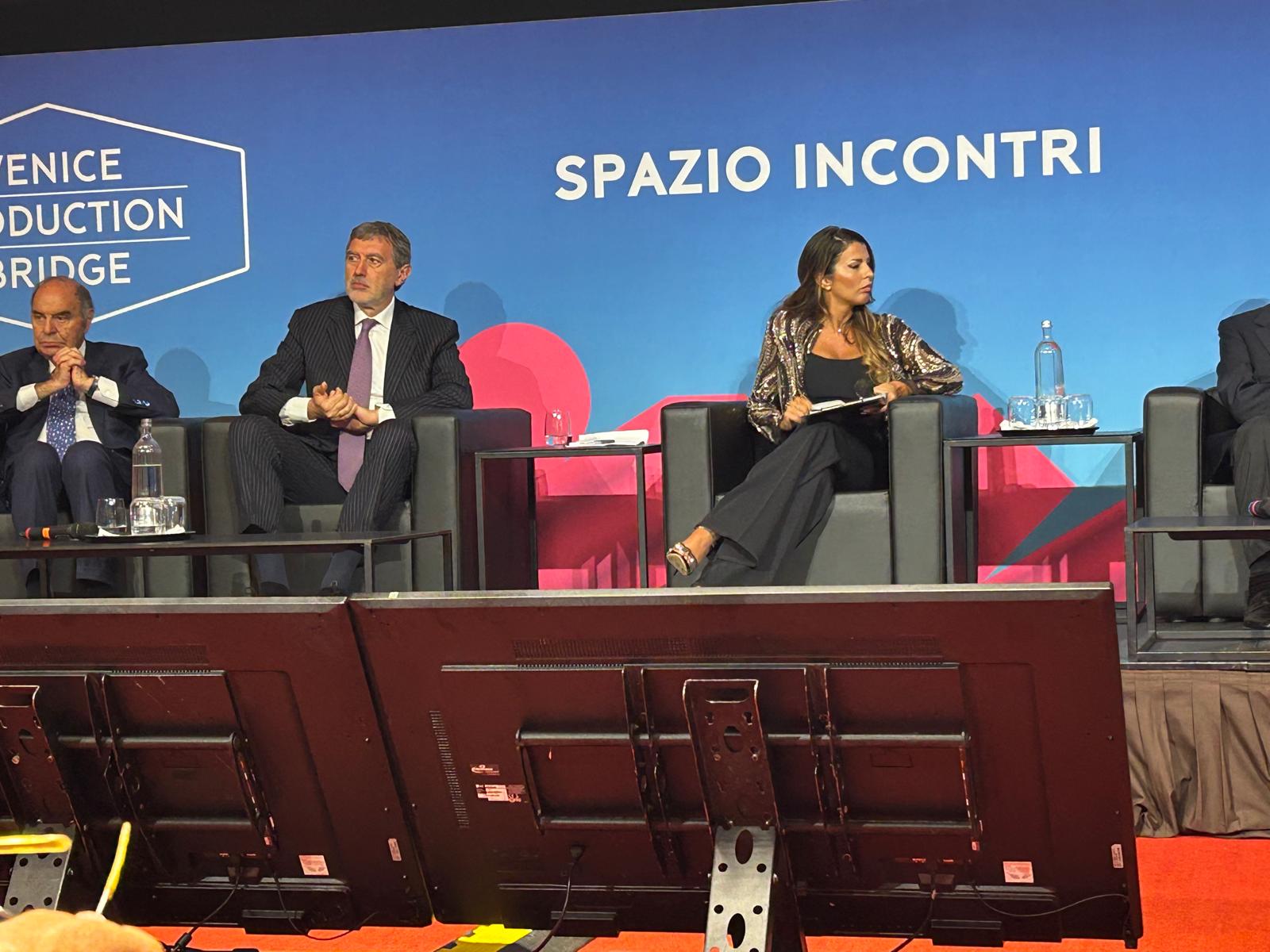 Marco Marsilio alla Biennale di Venezia per la tavola rotonda “La speranza rinasce dalle macerie”, dedicata alla resilienza dell’Aquila