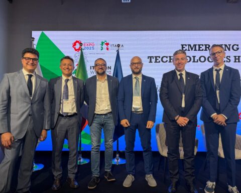 La delegazione aquilana all’Expo 2025 di Osaka durante la “Italian Week” al Padiglione Italia, con la presentazione del progetto Cte Sicura. Un momento della partecipazione istituzionale dedicata all’innovazione post-sisma