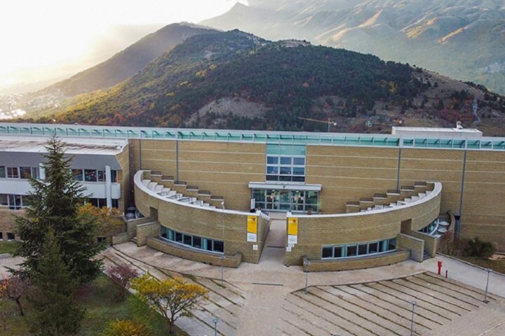L’Università dell’Aquila, dove sono state presentate la maggior parte delle richieste di nuovi posti letto con il bando Pnrr. Nel capoluogo abruzzese le candidature ammontano a 1.521, su un totale regionale di 2.033