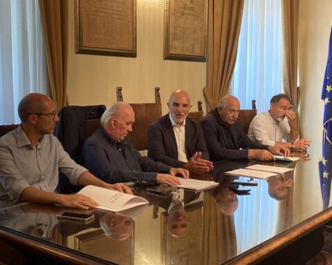 Pescara Energia denuncia: "Falsità sulla vendita delle reti gas". Esposto in Procura contro le accuse