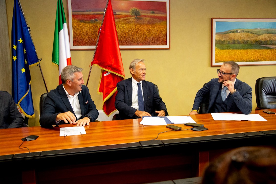 Firmato l’accordo da 22 milioni di euro per la fibra ottica in Abruzzo