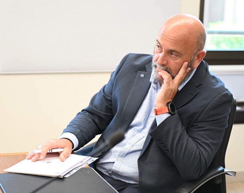 Il segretario regionale dell’UGL Salute, Stefano Matteucci, denuncia una serie di criticità che riguardano il 118 in Abruzzo