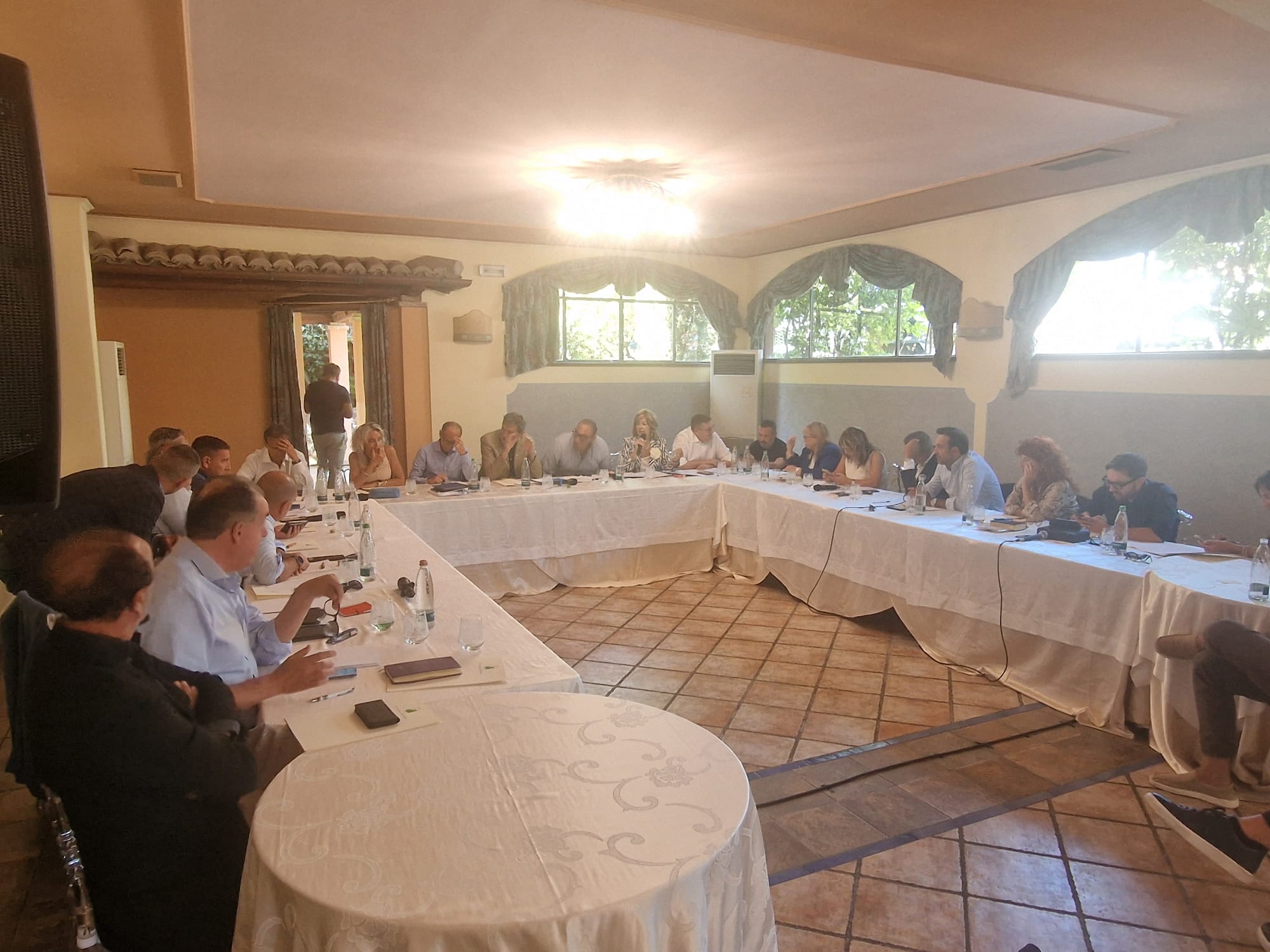 Nel vertice di Teramo il governatore ribadisce l’impegno del centrodestra. In agenda anche l’allargamento della Giunta e la riforma del ciclo idrico integrato