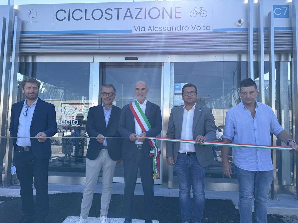 Pescara inaugura la nuova Ciclostazione in via Volta: un parcheggio pubblico da 40 posti per le biciclette
