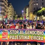 Pescara, in 1.500 alla fiaccolata per la Palestina: "Fermiamo il massacro a Gaza"
