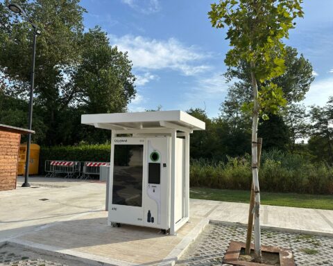 Installato a Manoppello un nuovo ecocompattatore