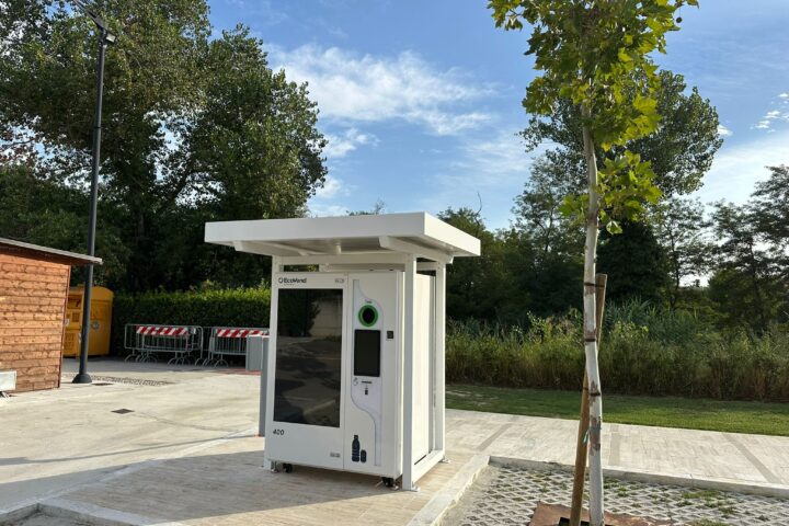 Installato a Manoppello un nuovo ecocompattatore