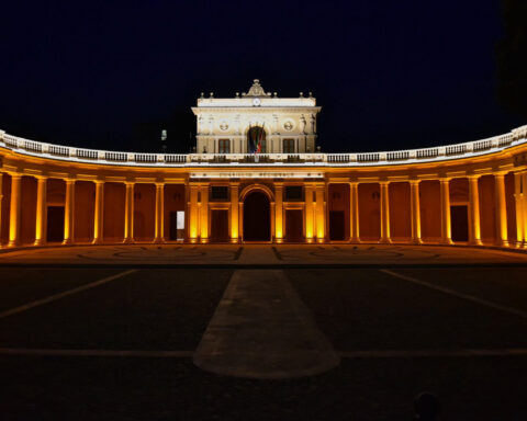 Le luci si accenderanno domani al calar della sera e arderanno per tutta la notte. In parallelo, le Asl hanno organizzato iniziative dedicate alla formazione e alla sensibilizzazione
