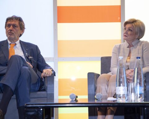 L’Aquila, Ministro Calderone all'incontro sul sociale parla della Legge di Bilancio 2026 ed elogia l'Abruzzo