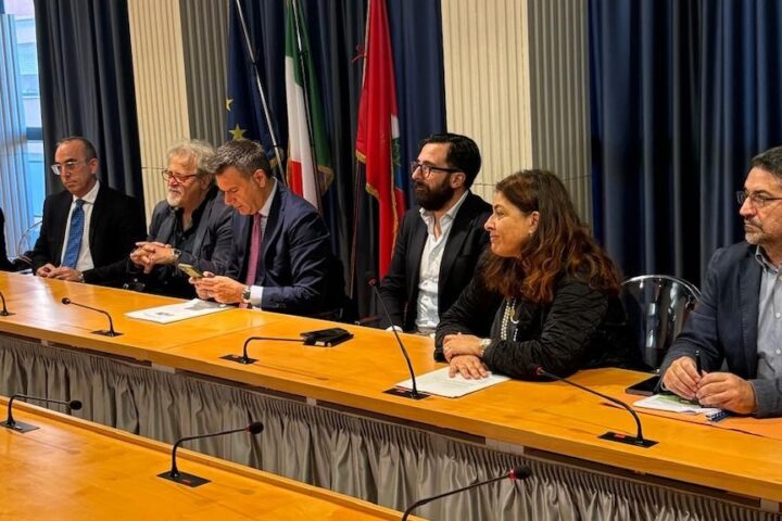 conferenza stampa su acque reflue nel pescarese