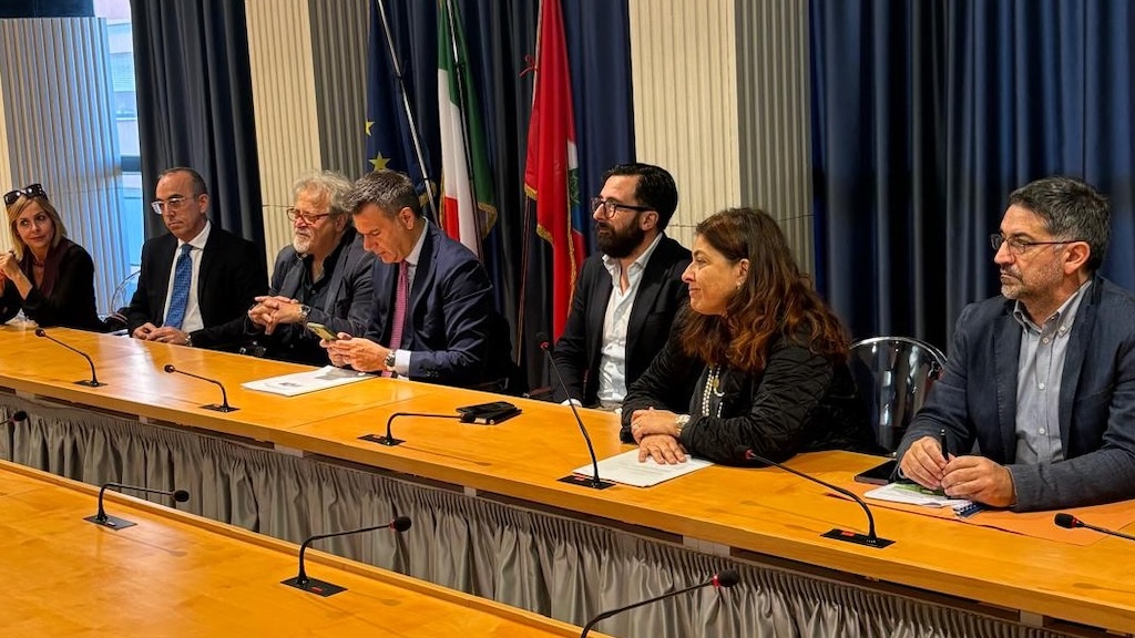 conferenza stampa su acque reflue nel pescarese