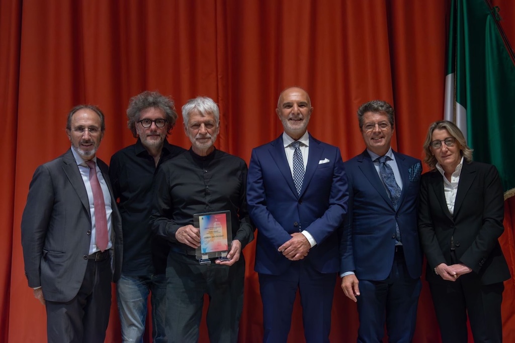Nasce a Bruxelles il Premio Internazionale Città di Pescara – Ennio Flaiano: a riceverlo è Fabrizio Bentivoglio