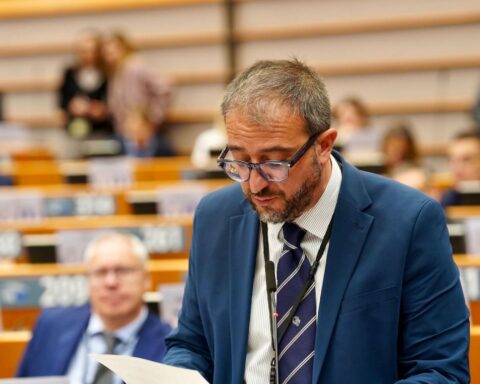 Il sindaco dell’Aquila, Pierluigi Biondi, intervento a Bruxelles sul tema della restanza