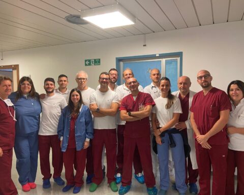 All’ospedale Mazzini di tirano eseguito con successo un intervento delicato di rimozione di pacemaker e cateteri. L’equipe multidisciplinare che ha eseguito l'intervento