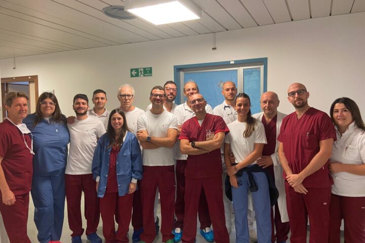 All’ospedale Mazzini di tirano eseguito con successo un intervento delicato di rimozione di pacemaker e cateteri. L’equipe multidisciplinare che ha eseguito l'intervento