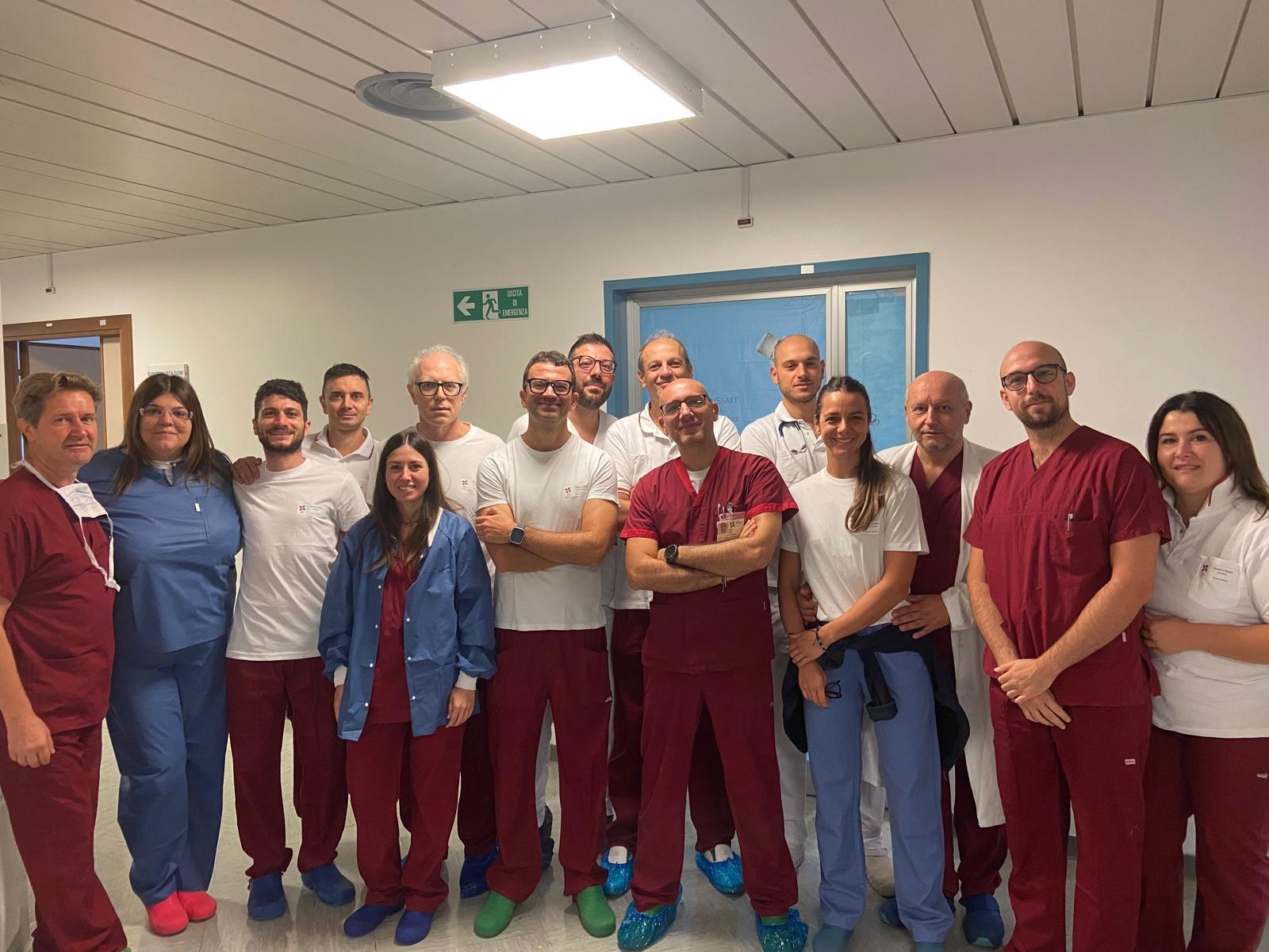 All’ospedale Mazzini di tirano eseguito con successo un intervento delicato di rimozione di pacemaker e cateteri. L’equipe multidisciplinare che ha eseguito l'intervento