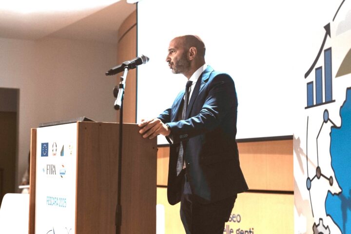 Il presidente della FiRA, Giacomo D’Ignazio, nel convegno sulle finanziarie regionali