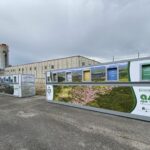 Impianto dell’Asm a L’Aquila, l’azienda che si occupa della raccolta e dello smaltimento dei rifiuti nel capoluogo, al centro della denuncia delle opposizioni per la crisi finanziaria che sta rallentando il servizio di raccolta.