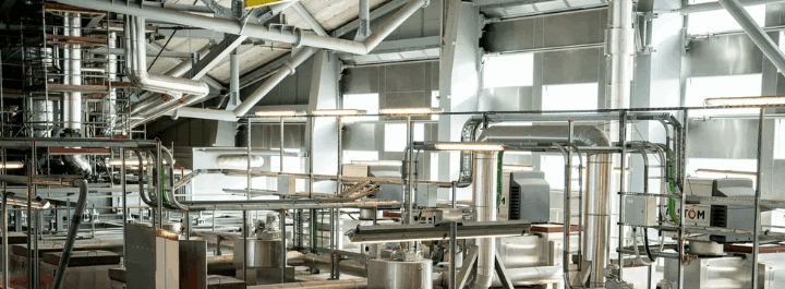 Interno di un impianto industriale simile a quello che la Get Energy vorrebbe realizzare a Sulmona. Il progetto è al centro delle verifiche di sicurezza dei Vigili del Fuoco