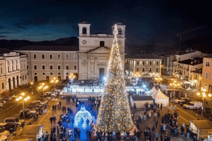 C’è tempo fino al 7 novembre per presentare al Comune dell’Aquila le proposte di eventi da inserire nel cartellone delle iniziative culturali delle prossime festività natalizie