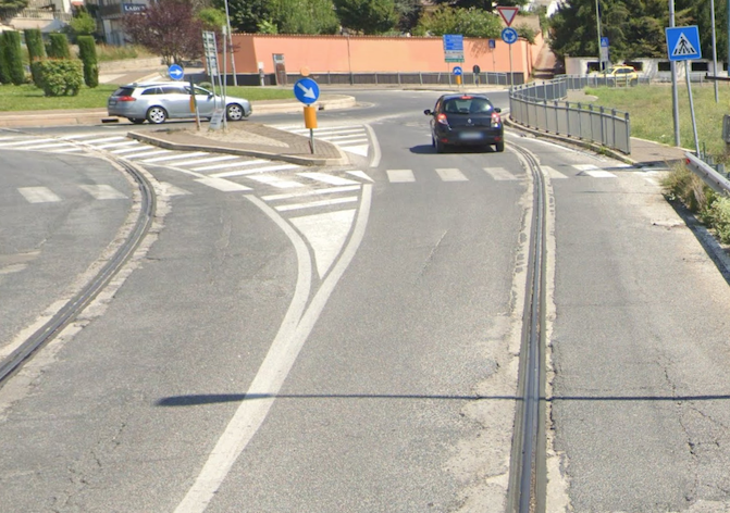 Al via la rimozione delle rotaie della metro di superficie all’Aquila