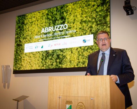 L’Assessore regionale Roberto Santangelo. Presentato il catalogo digitale sull'Abruzzo