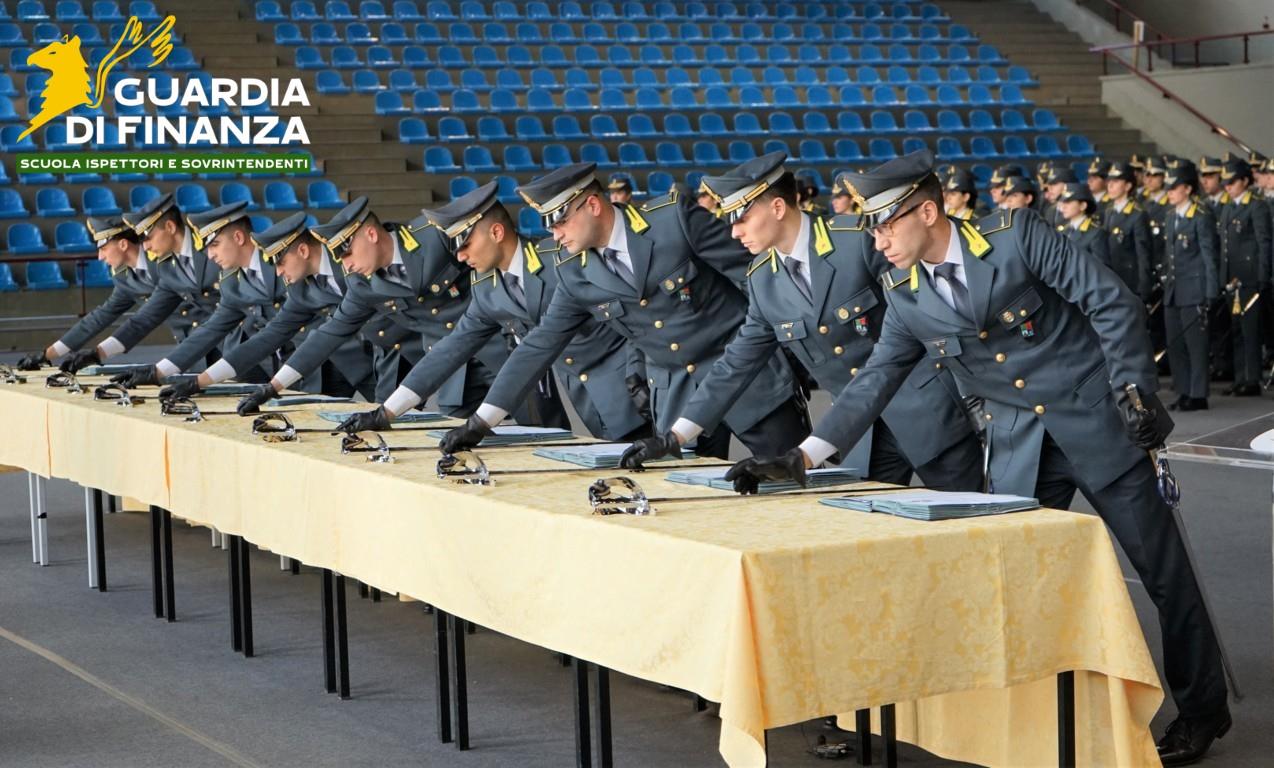 GDF SCUOLA ISPETTORI E SOVRINTENDENTI: CERIMONIA DI GIURAMENTO INDIVIDUALE DI FEDELTA' ALLA REPUBBLICA DEI MARESCIALLI DEL 94° CORSO "DODECANNESO".