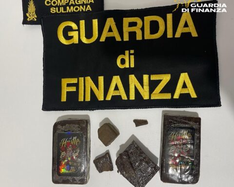 La Guardai di Finanza di Sulmona ha sequestrato 260 grammi di droga spedita dalla Spagna