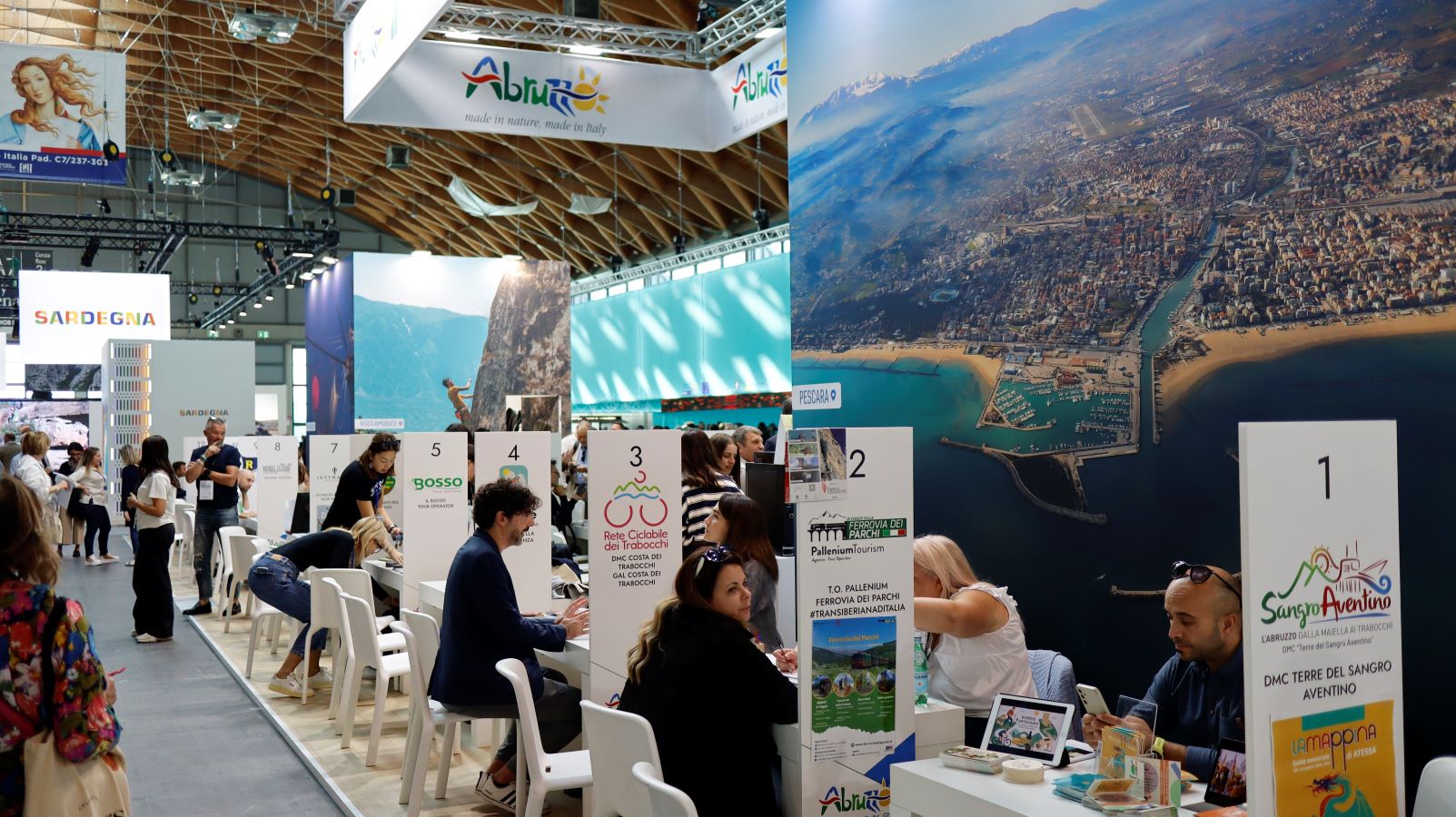 Lo stand Abruzzo al TTG di Rimini