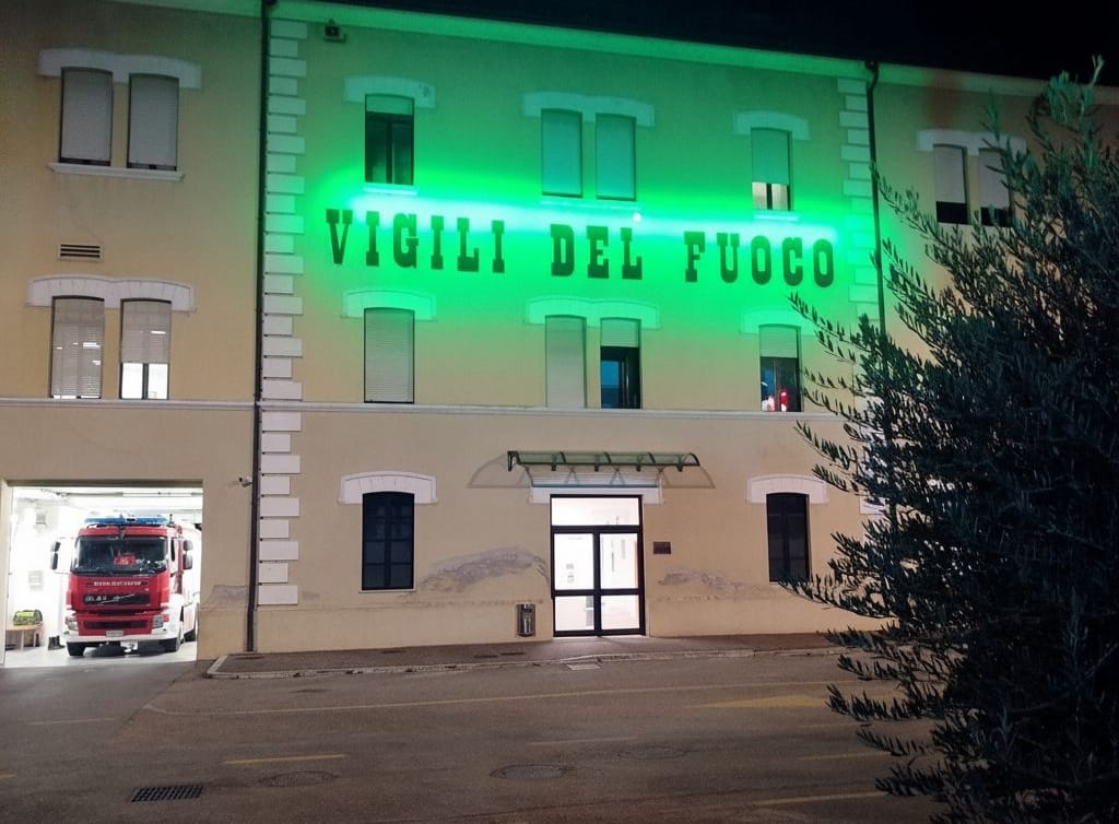 Un gesto simbolico di solidarietà per la Giornata mondiale dedicata a due rare patologie pediatriche che colpiscono il sistema neurologico e sconvolgono la vita di molti bambini e delle loro famiglie