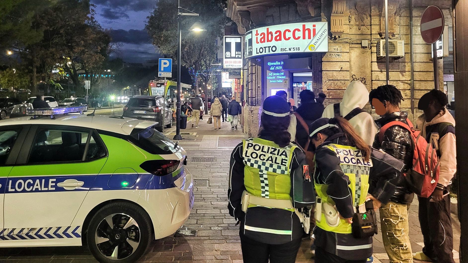 lite in strada con coltello pescara