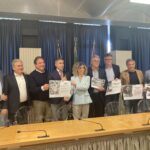 i consiglieri del patto per l'Abruzzo in una conferenza sull'autostrada a 14