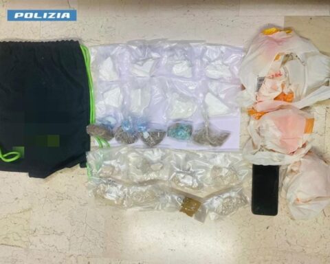 Pescara, blitz antidroga della Squadra Mobile: due arresti e oltre due chili di stupefacenti sequestrati
